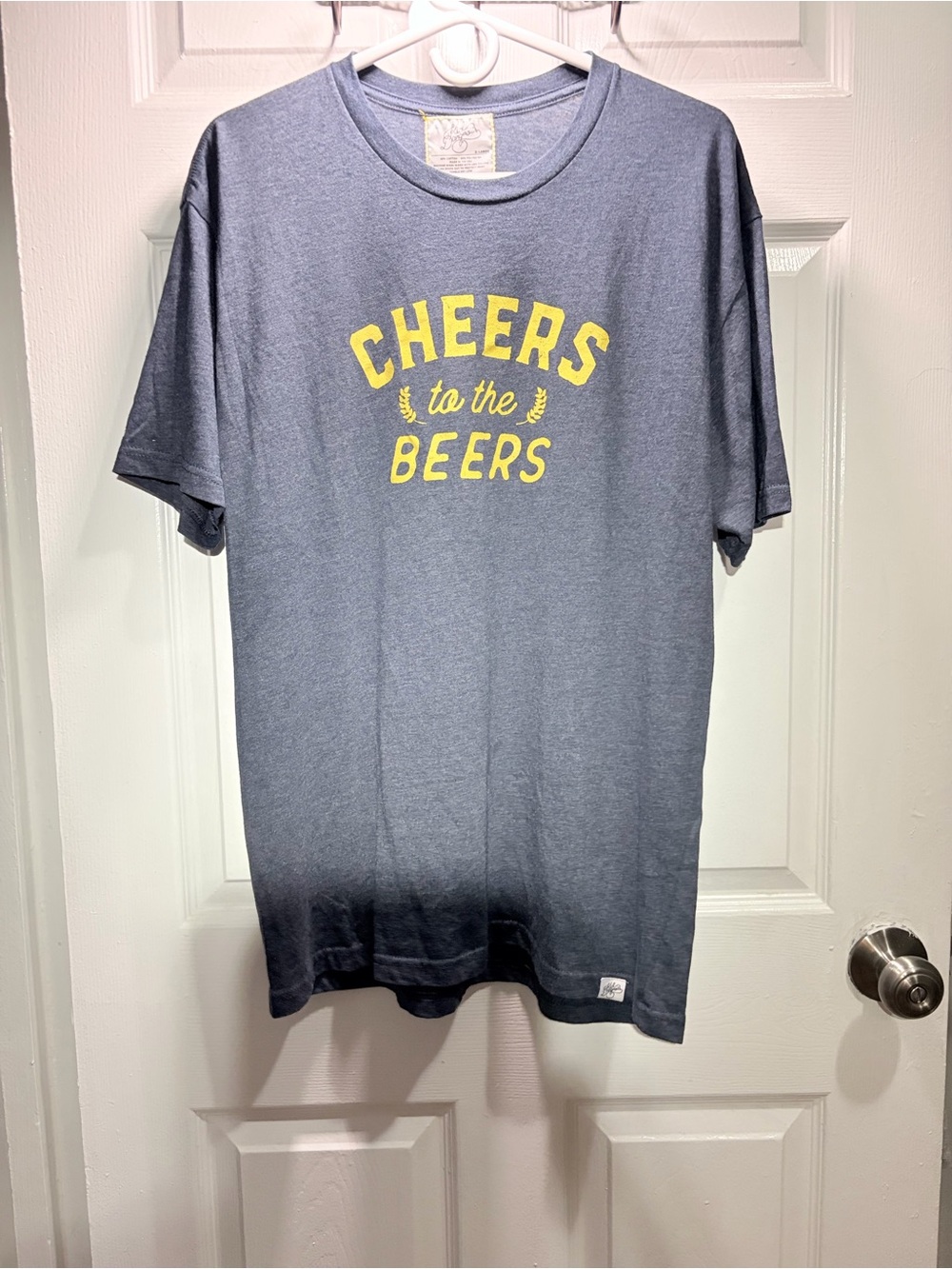 Casual Blue Short-Sleeve Graphic Tee - 'Cheers to the Beers'